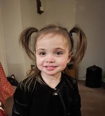 Toddler wants a different hairstyle besides pigtails