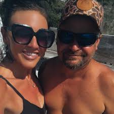 Can breast size decrease significantly after weight loss surgery?