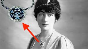It was originally used as one of the deco. Hope Diamond Curse Fact Or Fiction Historic Mysteries