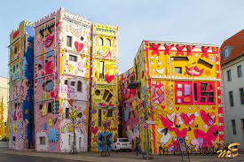 The happy rizzi house, at first disparaged and scorned by many as infantile and architecture which for all its exuberant silliness, the happy rizzi house is something which will still raise a smile in a. Happy Rizzi Haus Foto Bild Deutschland Europe Niedersachsen Bilder Auf Fotocommunity