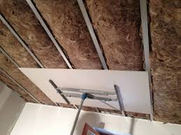 Con un controsoffitto in cartongesso si può ridurre l'altezza di un ambiente, si possono separare razionalmente le con il controsoffitto in cartongesso è possibile ottenere ambientazioni suggestive e di grande effetto. Controsoffitti Levi Edilizia