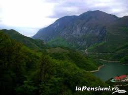 Garii nr 71 a, zona taberei de copii. Cazare Pensiunea Casa Natura Situata La Baile Herculane In Judetul Caras Severin Valea Cernei Herculane