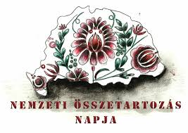 Katonai tiszteletadás mellett áder jános köztársasági elnök jelenlétében felvonták magyarország nemzeti lobogóját a trianoni békeszerződés. Nemzeti Osszetartozas Napja 2015