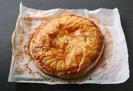 Mettez Le Beurre Et Le Sucre Dans Un Saladier Et Melangez A L 039 Aide D 039 Un Fou Galette Des Rois Facile Galette Des Rois Recette Facile Galette Des Rois