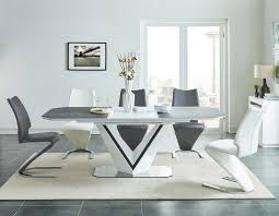 Der Esstisch Valerio Setzt Akzente In Jedem Esszimmer Und Zeichnet Sich Durch Sein Modernes Kantiges Esstisch Ausziehbar Design Wohnzimmer Design Haus Deko