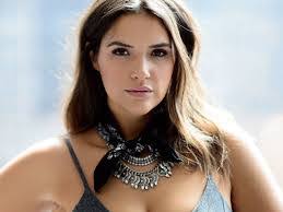 Candice Huffine's Instagram, Twitter & Facebook