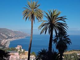 In ora siciliae est aetna. Taormina A Joia Da Sicilia Turista Profissional