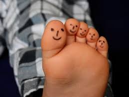 Elles ne sont généralement pas graves et peuvent être traitées à la maison avec des crèmes et des pansements antibi. Remedes De Grand Mere Pour Lutter Contre La Transpiration Des Pieds Cool Clin