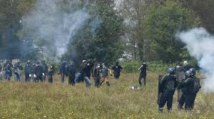 Quel avenir pour la zad après les expulsions? Zadiste Blesse A Notre Dame Des Landes Le Pere De Remi Fraisse S Exprime Nantes Maville Com