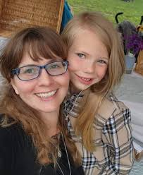 This guy reminds me of when there was no marketer or supplier only me Then  I wasn't even mobile I would carry it around and sell the bread Thank God  for growth