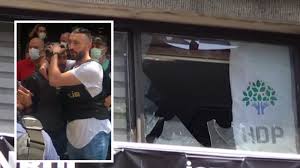 Jun 21, 2021 · they show the peace sign to the poster of selahattin demirtaş in front of the karşıyaka hdp district organization. Bugun Kibris Kibristan Haberler Sondakika Gelismeler Video Haberler