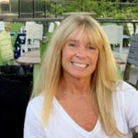 Dana Halpin's Instagram, Twitter & Facebook