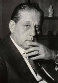 The son of a carpenter and a seamstress, lived a poor childhood in el mondongo, a neighborhood of immigrants. Dr Rene Favaloro Otorgado Post Mortem