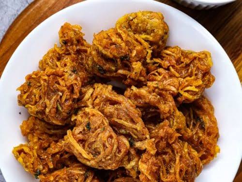 आलू लच्छा पकोरा रेसिपी | aloo laccha pakora in hindi | क्रिस्पी आलू लच्छा  पकोड़ा