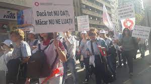 Medicii de familie cer demiterea şefului casei naţionale de asigurări de sănătate şi pe cea a ministrului sănătăţii. Premierul Tudose Prima ReacÈ›ie DupÄƒ Protestele Medicilor De Familie Din PÄƒcate Chiar Au Foarte Mare Dreptate