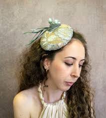 Gorro de flores verdes