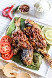 Tetapi jika tak tahu triknya, ikan kukus akan anyir dan berlendir dagingnya. Lezatnya Tak Diragukan Ini Resep Masak Ikan Bakar Ala Restoran Ternama Kitchen Of Indonesia