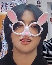 the duality of seonghwa's photos in his last instagram post is so funny 😭