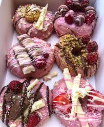 22 Likes 4 Comments Royal Donuts Freiburg Royaldonuts Freiburg On Instagram Wie Kann Man Pink Nicht Lieben Food Unique Desserts Bakery Cakes