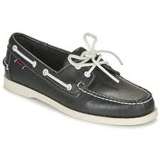Browse and buy online a vast range of men's & women's loafers designed by sebago company. Sebago Docksides Blue Fast Delivery Spartoo Europe Shoes Boat Shoes Men 149 00