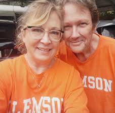 Can someone say Hi to my family ❤️❤️❤️❤️