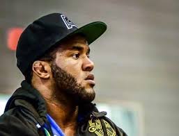 Emergono dettagli sulle accuse di molestia rivolte a Jackson Sousa