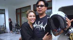 Namun siapa sangka bila ternyata ada ketakutan terbesar di balik alasannya enggan untuk menikah tersebut. Nikita Mirzani Buka Hati Menikah Dengan Gofar Hilman Nikita Kalau Emang Jodoh Gue Jadi Istrinya Tribun Medan