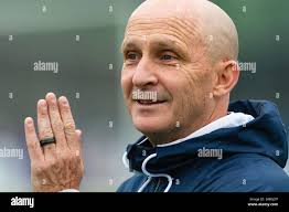 It 1007 hi-res stock photography and images