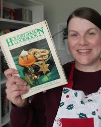 Today I'm cooking up a full 1970s dinner menu from Margo Oliver's Weekend  Magazine Menu Cookbook! You know I love a menu. If you're looking for some  new dinner ideas to add