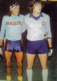 Aquí encontrarás los diferentes significados de falcioni, definiciones y mucho contenido extra más. Hugo Gatti Y Julio Cesar Falcioni 1979 Futbol Argentino Futbol Boca Juniors Imagenes