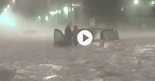 Soprattutto ai residenti del centro e della zona nord della città. Gli Incredibili Video Del Nubifragio Che Si E Abbattutto Su Roma Video