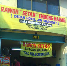Buka hari ini sampai pukul 16.30. Rawon Setan Mbak Endang Backpacker Jakarta