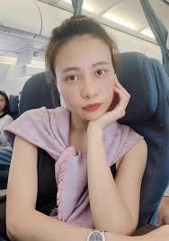 Chuẩn bị kết hôn, Đàm Thu Trang vẫn tự tin nhận mới 18 và khoe nhan sắc lạ  lẫm