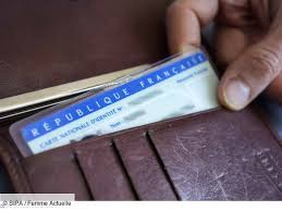 Il n'est depuis le 21 juin 2021 plus possible d'introduire sa demande de carte d'identité par courrier postal. Une Nouvelle Carte D Identite Arrive Dois Je Changer L Ancienne Femme Actuelle Le Mag