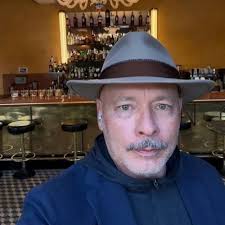 Douglas Wren (@DWTravel)