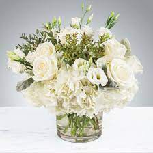 Liven up any birthday party with a festive birthday flowers or surprise them with a cheerful happy birthday bouquet! Cloud Nine By Bloomnation In Culver City Ca Sada S Flowers