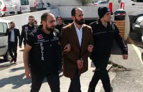 Mhp genel başkanı devlet bahçeli'nin organize suç örgütü lideri alaattin çakıcı'ya yaptığı ziyaret ve çektirdiği fotoğraflar tartışılırken i̇çişleri bakanlığı'ndan bir açıklama geldi: Polis Acikladi Cakici Ya Bagliliklarini Gostermek Icin Adamlari Kendilerini Vurdular Son Dakika