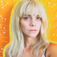 Noelle Quirk (@QNoelle)