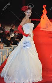 Maybe you would like to learn more about one of these? Brautkleider Aus Polen Kolekcja Brautmode Zary Unsere Kunden Abendkleid