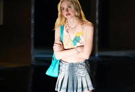 Euphoria dizisinde oynayan Chloe Cherry erkek arkadaşının teşvik etmesi  sayesinde porno yıldızı olmuş - Magazin Haberleri