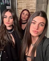 Out of office @shonajoy 👙