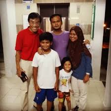 Chee soon juan was declared a bankrupt after failing to pay $500,000 in libel damages awarded to lee kuan yew and goh chok tong. In 2002 Chee Soon Juan Was Fined For Speaking Up On Tudung Issue The Online Citizen Asia
