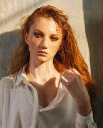 Beautiful redhead, Stunning redhead, Shades of red hair