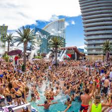 How Las Vegas Is Reinventing The Pool Party In 2020 Las Vegas Pool Vegas Pool Party Vegas Pools
