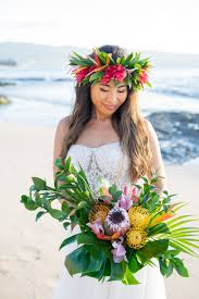 There are plenty of blooms that are either only in season during the winter or continue to bloom all year long (hello, roses!) that are perfect to include in bouquets, boutonnieres, ceremony arrangements, reception centerpieces, and more. Oahu Wedding Floral And Bridal Bouquets In Hawaii