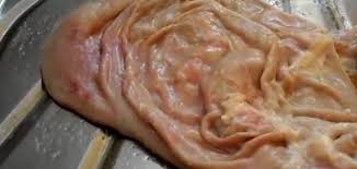 كيفية تنظيف ألكرشه بملح الليمون يتم غسل الحرية تحت ماء الصنبور للتخلص من الرواسب التي تكون موجودة عليها. Ø·Ø±ÙŠÙ‚Ø© ØºØ³Ù„ ÙƒØ±Ø´Ø© Ø§Ù„Ø®Ø±ÙˆÙ Ù…ÙˆØ¶ÙˆØ¹