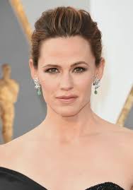 Beauty Trends That Were Everywhere At The 2016 Oscars Oscar Hairstyles Jennifer Lawrence Hair Jennifer Garner