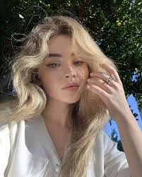 See more ideas about sabrina carpenter, sabrina, carpenter. Sabrina Carpenter Sabrina Carpenter Sabrina Carpenter Style Hair Styles