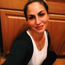 Amanda Mango's Instagram, Twitter & Facebook