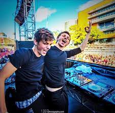 We're a million volts in a pool of lights electricity in the room tonight born from fire sparks flying from the sun. Martin Garrix On Twitter No Party Withouth Arty Music Http T Co Vhfjhwr9ji